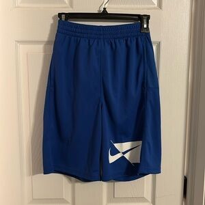 NWOT Nike youth XL gym shorts. Royal blue
